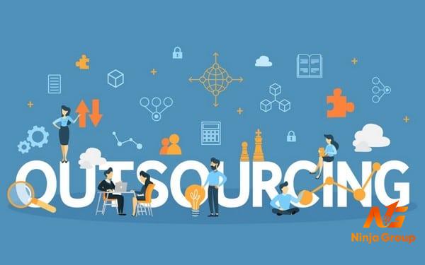 Outsource là gì? Outsource có những ưu nhược điểm gì?